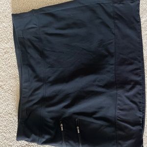 ATHLETA black skirt skort - size Large.